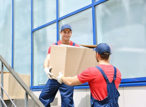 Moving truck service for homes in Monken Hadley