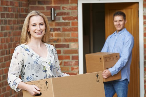 Careful loading support for a home move in Monken Hadley